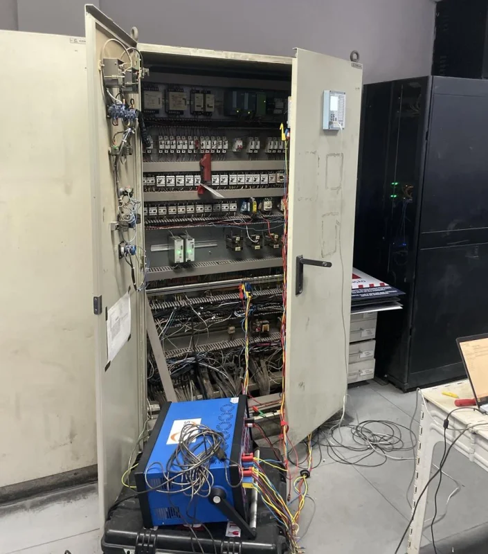 curto circuito em painel industrial